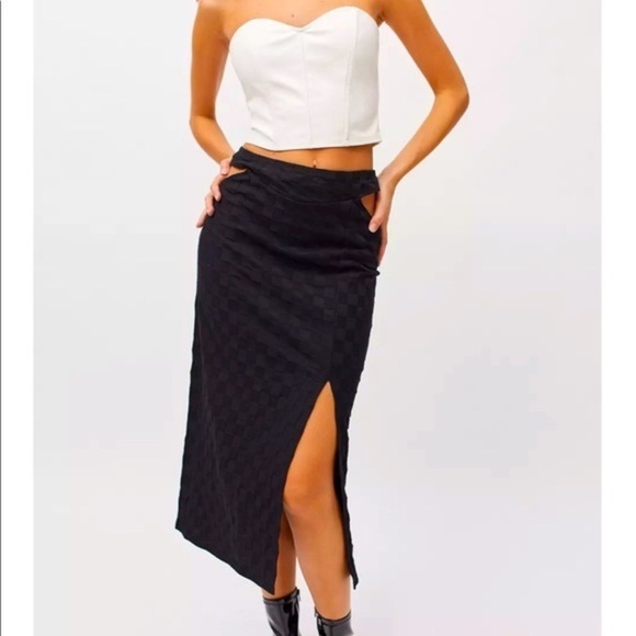 Urban Outfitters Delia V-Strap Knit Midi Skirt Black Size Medium - Picture 10 of 10